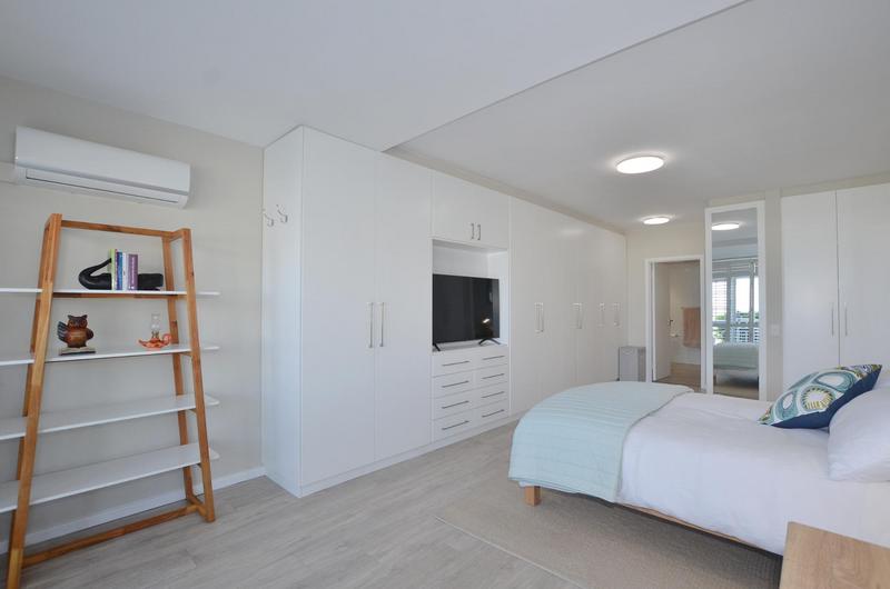 To Let 1 Bedroom Property for Rent in Dolphin Beach Western Cape